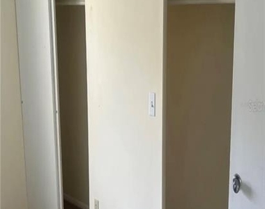 2716 Hidden Lake Boulevard - Photo Thumbnail 5