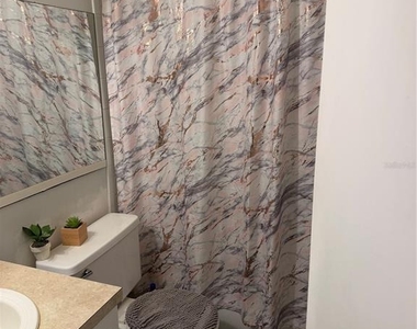 2716 Hidden Lake Boulevard - Photo Thumbnail 9