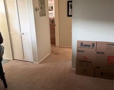 2716 Hidden Lake Boulevard - Photo Thumbnail 7