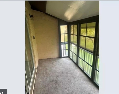 2716 Hidden Lake Boulevard - Photo Thumbnail 8