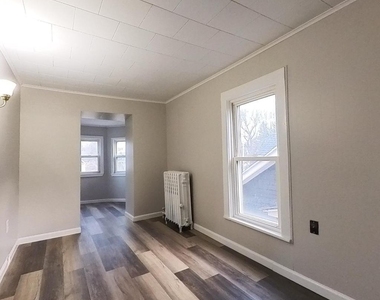 1715 Sanderson Avenue - Photo Thumbnail 5
