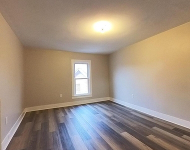 1715 Sanderson Avenue - Photo Thumbnail 4