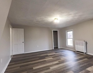 1715 Sanderson Avenue - Photo Thumbnail 8