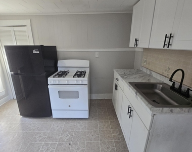 1715 Sanderson Avenue - Photo Thumbnail 10