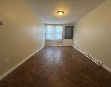 397 W Saint Joseph Street - Photo Thumbnail 2