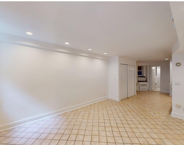 East 93rd Street - Photo Thumbnail 3
