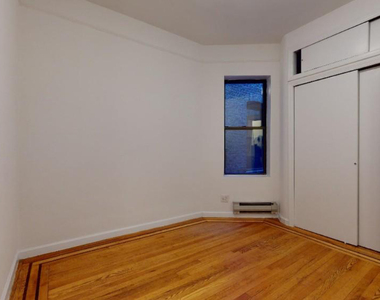 West 51st Street - Photo Thumbnail 3