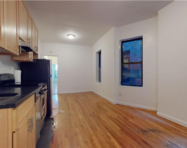 West 51st Street - Photo Thumbnail 1