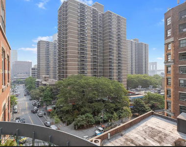 88 Fulton Street - Photo Thumbnail 2