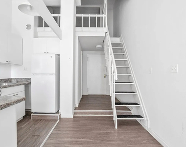 88 Fulton Street - Photo Thumbnail 3