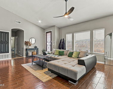 14247 Russ Leach Avenue - Photo Thumbnail 5