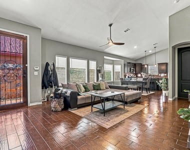 14247 Russ Leach Avenue - Photo Thumbnail 4