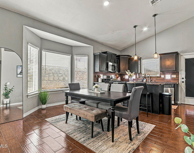 14247 Russ Leach Avenue - Photo Thumbnail 6