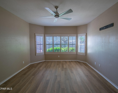 1328 Doc Holiday Place - Photo Thumbnail 18