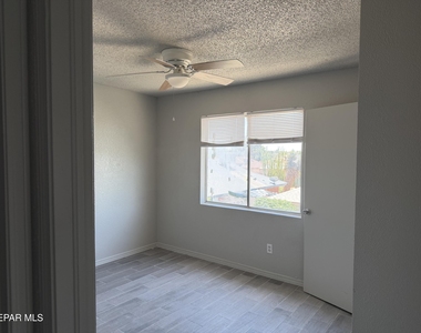 1525 Pullman Drive - Photo Thumbnail 9