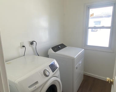 327 Riverside Avenue - Photo Thumbnail 20