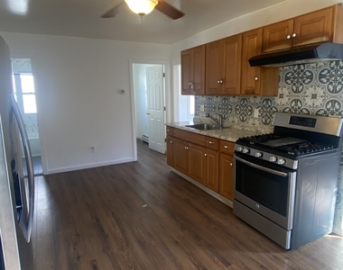 327 Riverside Avenue - Photo Thumbnail 8