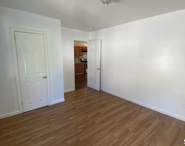 327 Riverside Avenue - Photo Thumbnail 18