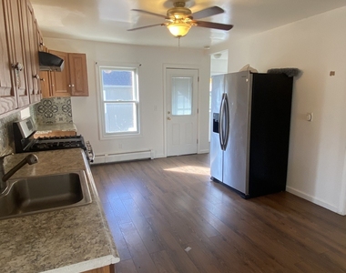 327 Riverside Avenue - Photo Thumbnail 11