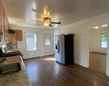 327 Riverside Avenue - Photo Thumbnail 10