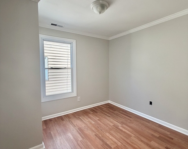 736 Savin Avenue - Photo Thumbnail 2