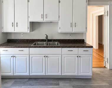 35 Maple Street - Photo Thumbnail 2