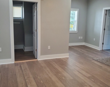 100 North Street - Photo Thumbnail 4