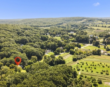 370 Woodland Street - Photo Thumbnail 3