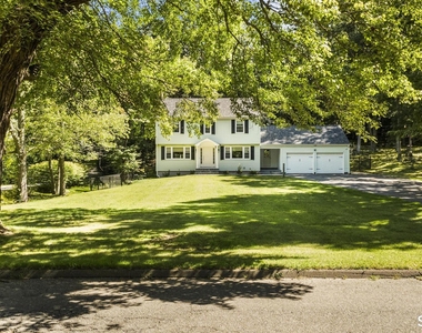 370 Woodland Street - Photo Thumbnail 2