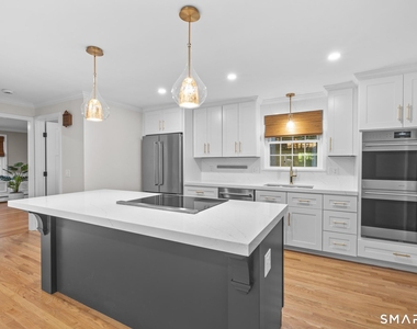 370 Woodland Street - Photo Thumbnail 8