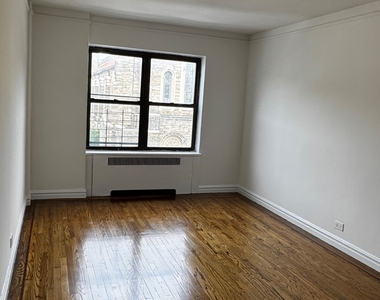 4960 Broadway - Photo Thumbnail 4