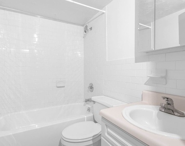 88 Fulton Street - Photo Thumbnail 3