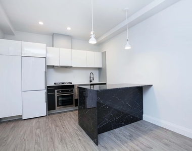 139 Alexander Avenue - Photo Thumbnail 4