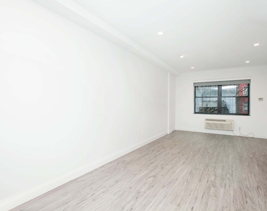 139 Alexander Avenue - Photo Thumbnail 6
