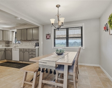 2338 Parklyn St - Photo Thumbnail 12
