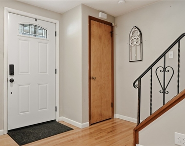 2338 Parklyn St - Photo Thumbnail 5