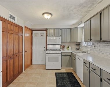 2338 Parklyn St - Photo Thumbnail 14