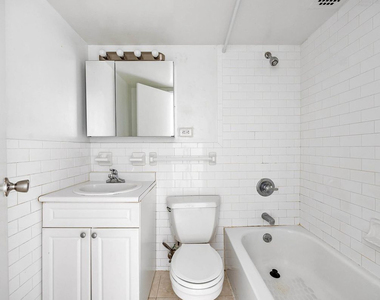 88 Fulton Street - Photo Thumbnail 2
