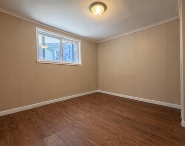 274 Chenango St - Photo Thumbnail 10