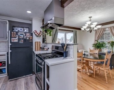 150 Seymour Street - Photo Thumbnail 3