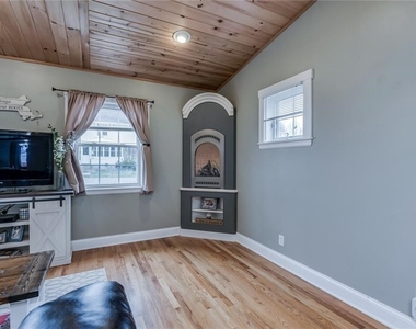 150 Seymour Street - Photo Thumbnail 7