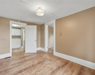 113 Grumbach Avenue - Photo Thumbnail 10