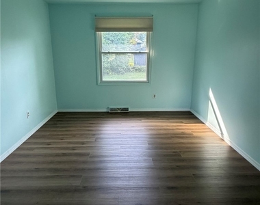 5265 Jamesville Road - Photo Thumbnail 4