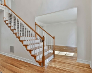 1202 Loxley Circle - Photo Thumbnail 6