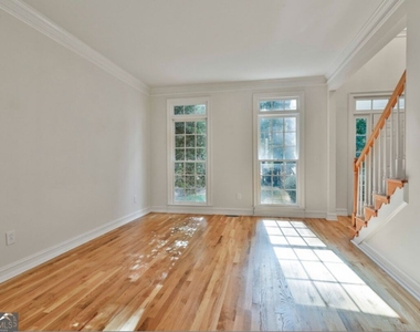 1202 Loxley Circle - Photo Thumbnail 8