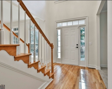 1202 Loxley Circle - Photo Thumbnail 5
