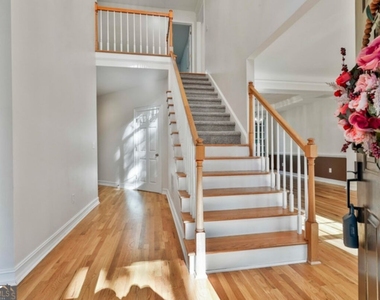 1202 Loxley Circle - Photo Thumbnail 4
