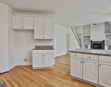 1202 Loxley Circle - Photo Thumbnail 17