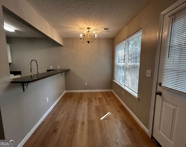 51 Fairview Street - Photo Thumbnail 2
