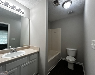 51 Fairview Street - Photo Thumbnail 8